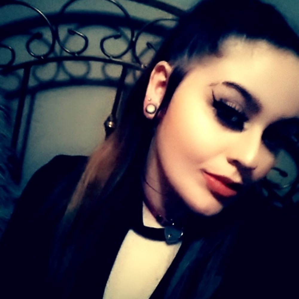 Meet your Posher, Brooke